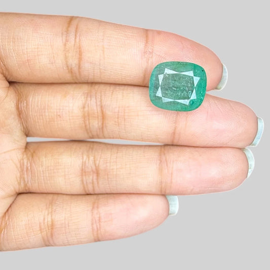 Natural Emerald Cushion/Faceted Cut - 7.19 Carats