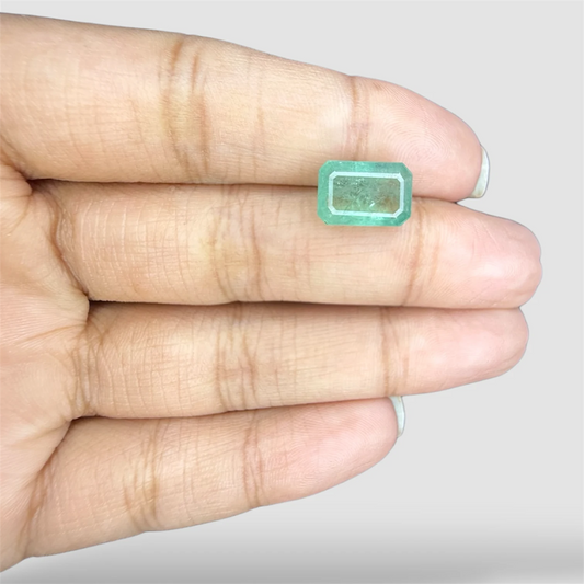 Natural Emerald - Emerald Cut - 4.11 Carats