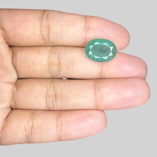 Natural Emerald Oval/Faceted Cut - 5.01 Carats