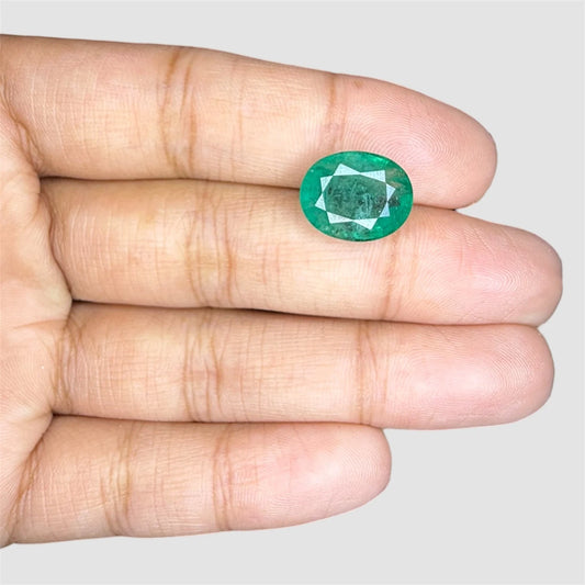 Natural Emerald Oval/Faceted Cut - 5.41 Carats