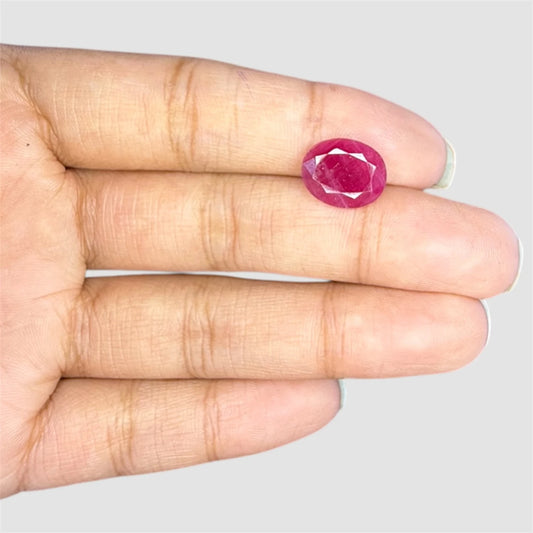 Natural Ruby Oval/Faceted Cut - 3.88 Carats