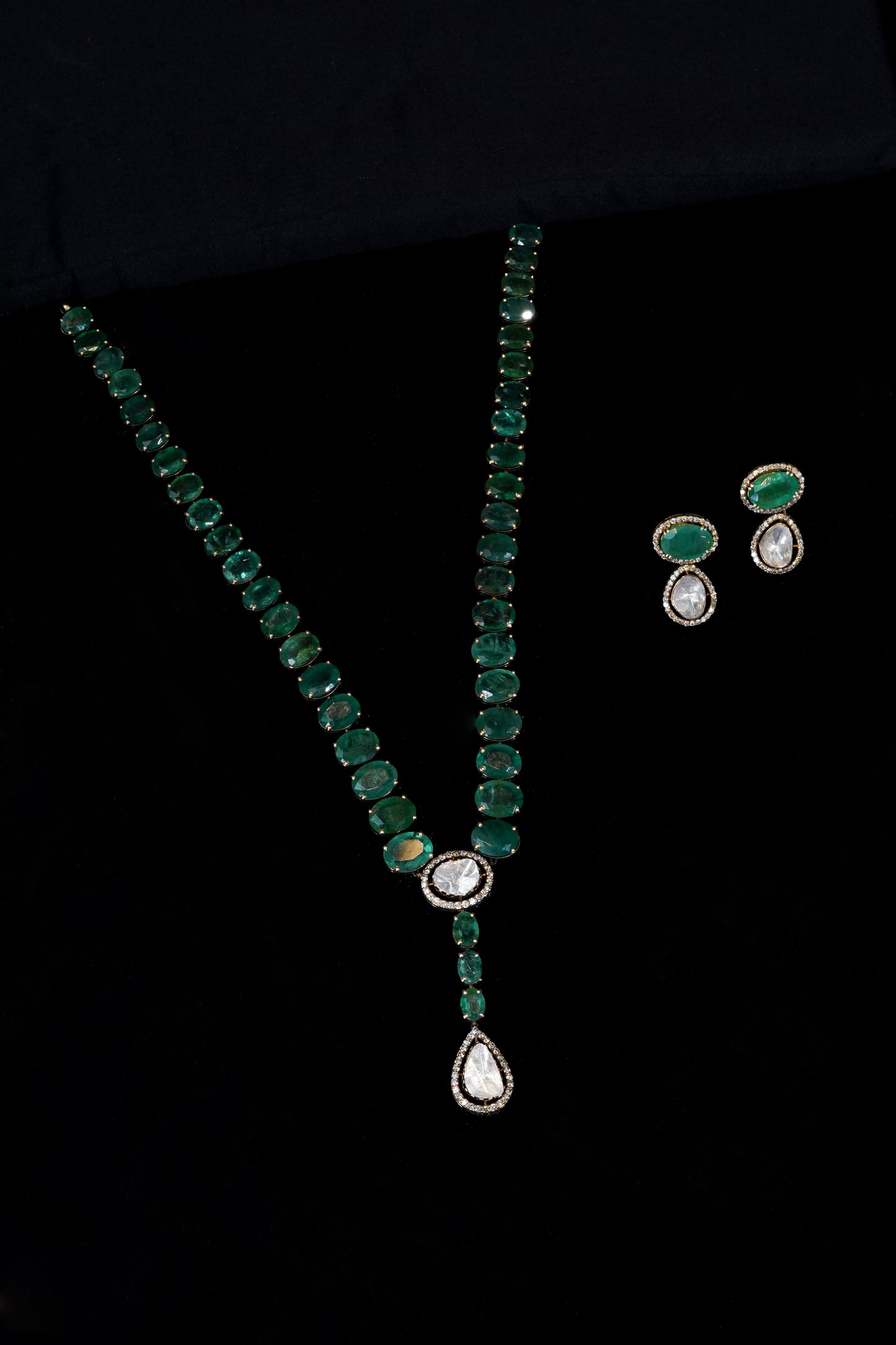 18K Emerald Seraphine Crest Necklace