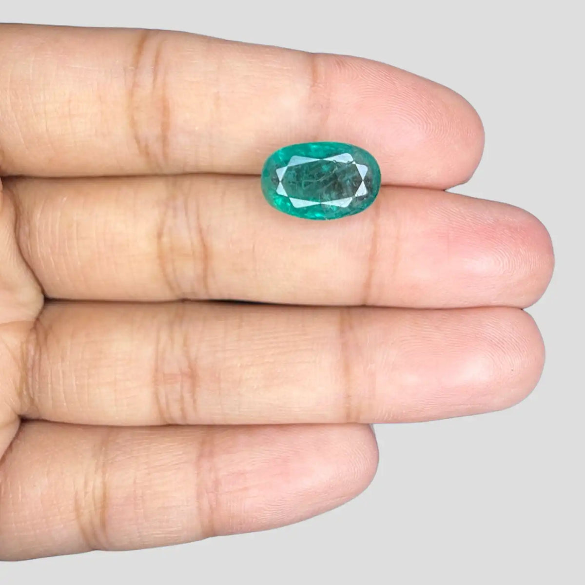 Authentic Emerald Gemstone In Oval Mixed Cut Shape 4.82 Carats 12.90x8.52x6.08mm Size
