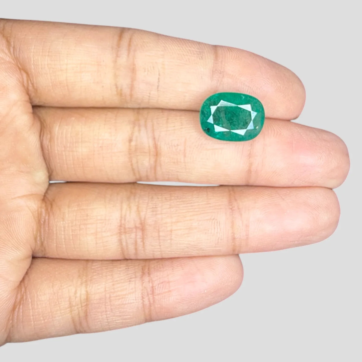 Buy Natural Emerald Gemstone In Oval Mixed Cut Shape 5.5 Carats 12.58x9.69x6.99mm Size