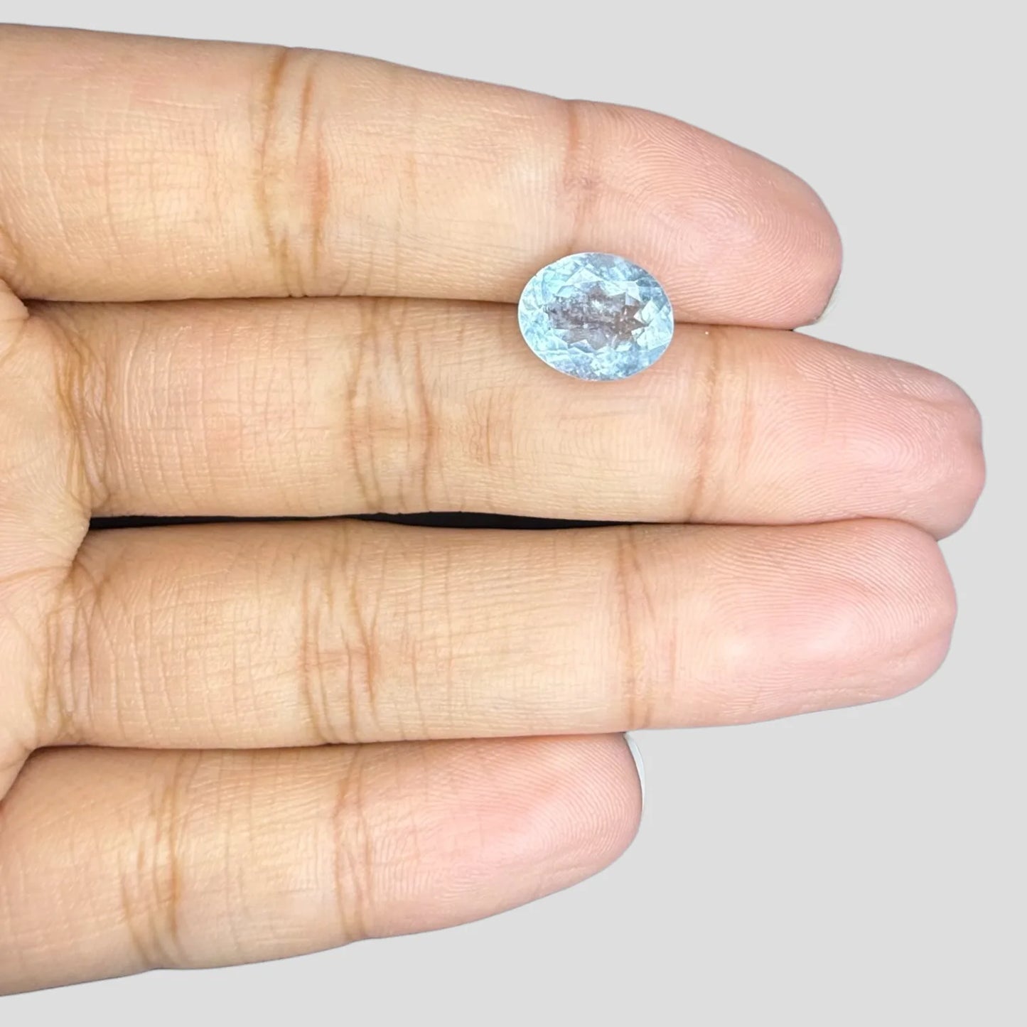 Natural Aquamarine Oval Cut - 2.60 Carats