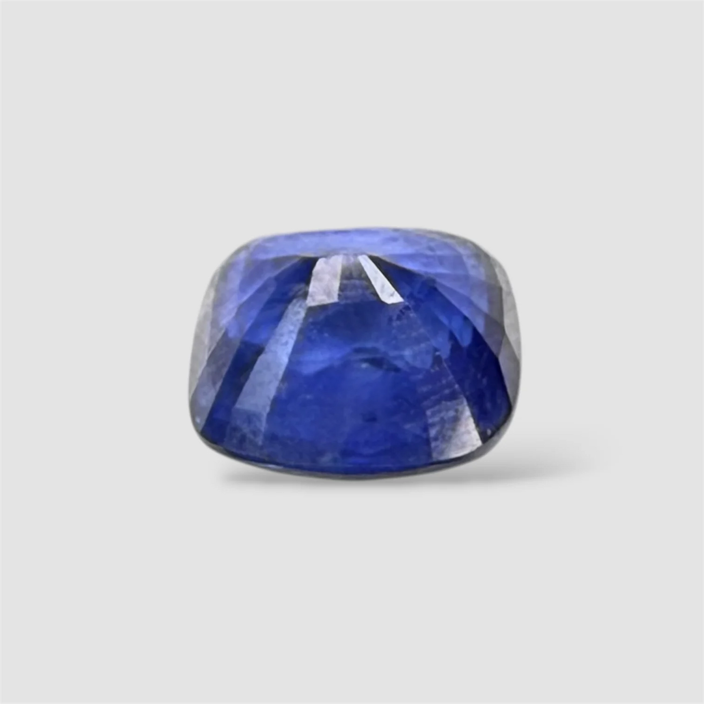 Natural Blue Sapphire Cushion/Faceted Cut - 4.01 Carats