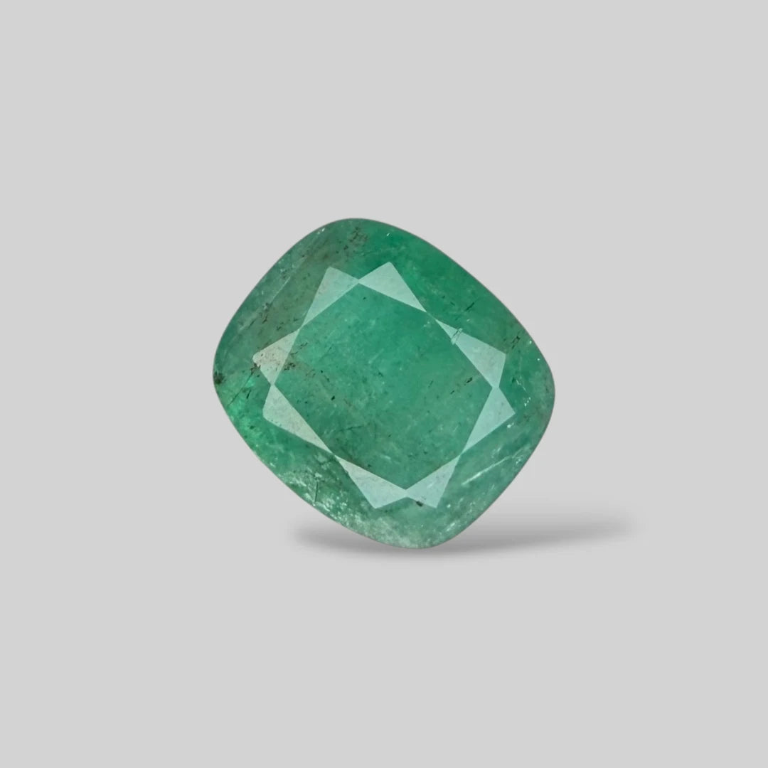 Natural Emerald Cushion/Faceted Cut - 6.40 Carats