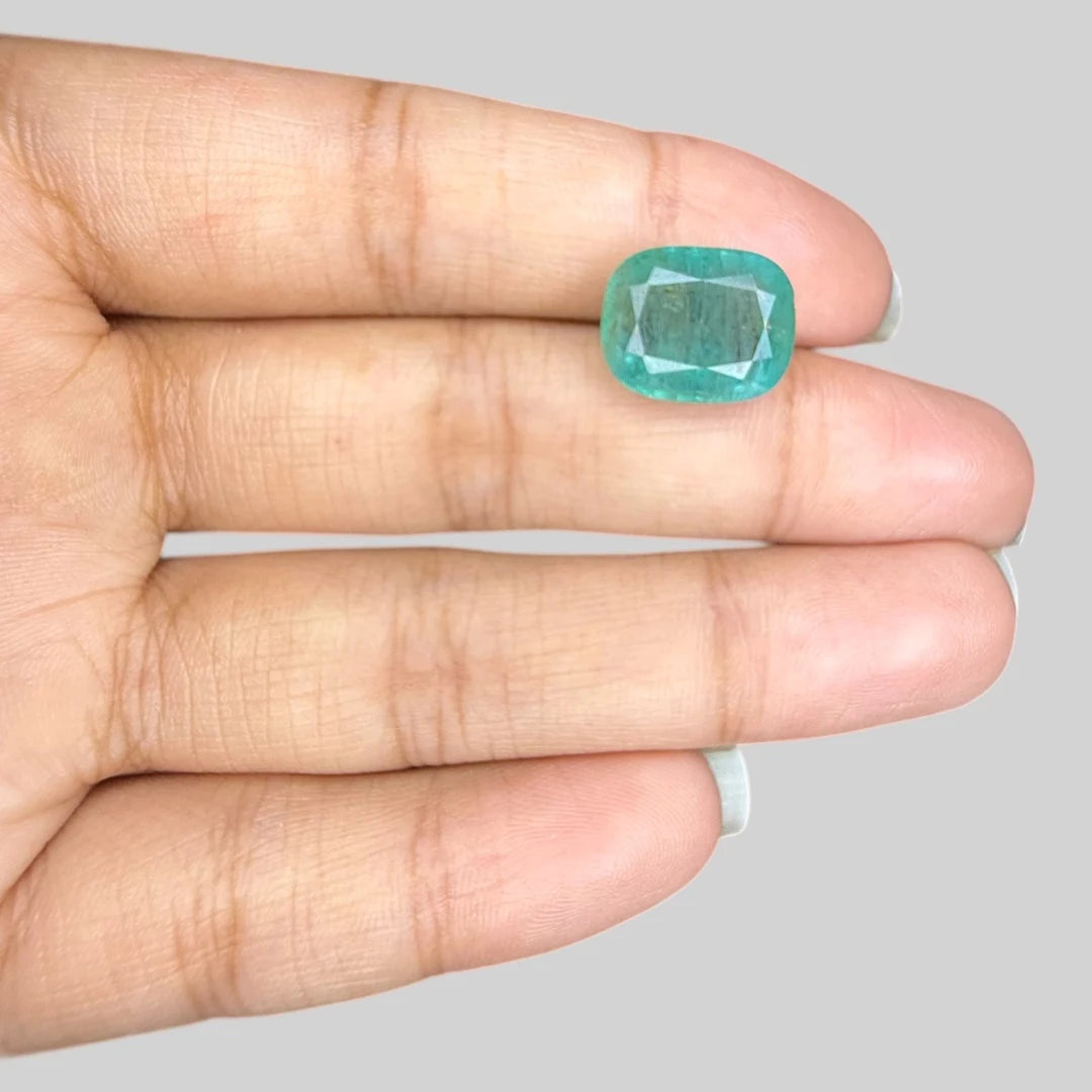 Natural Emerald Cushion/Faceted Cut - 7.15 Carats