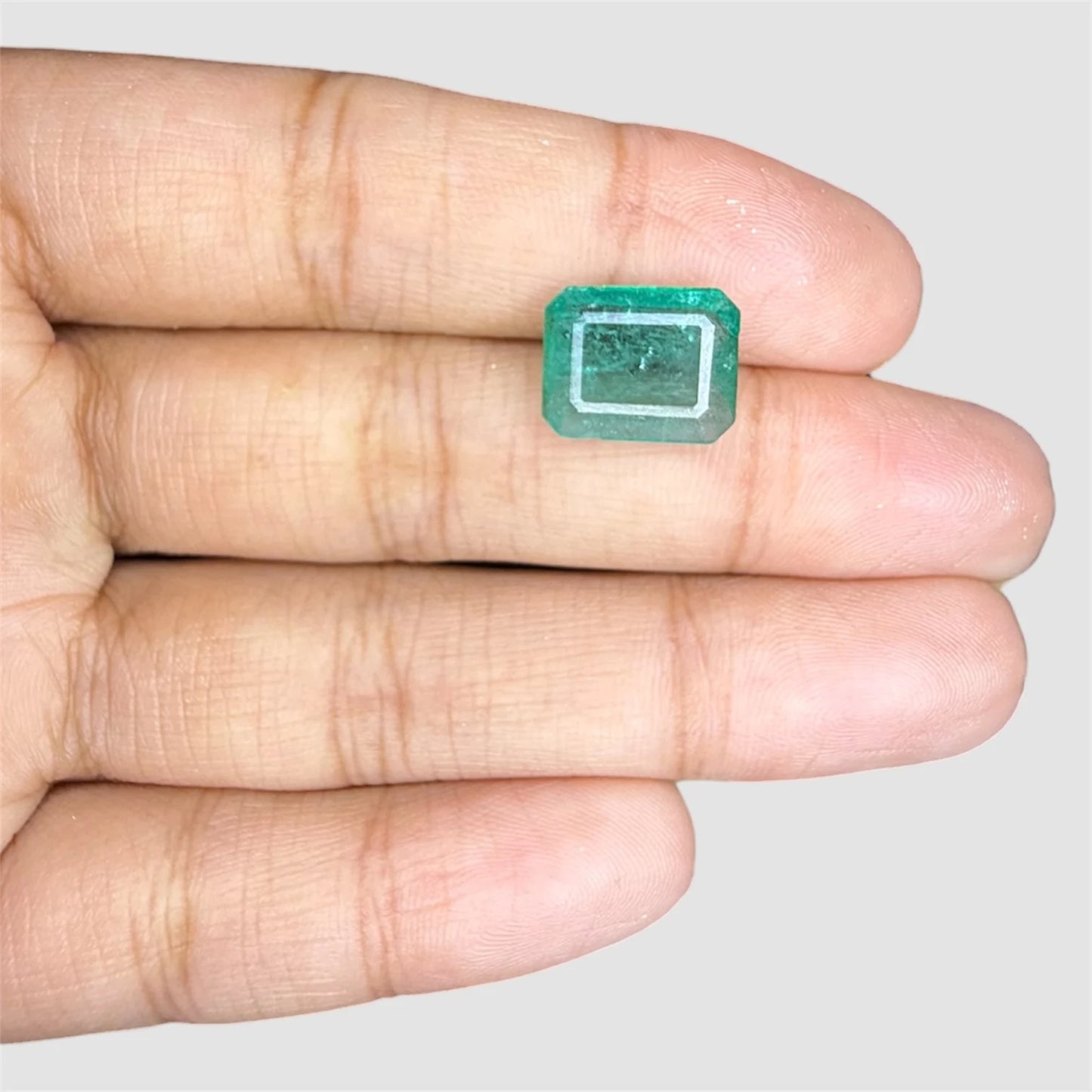 Natural Emerald Octagon/Faceted Cut - 3.98 Carats