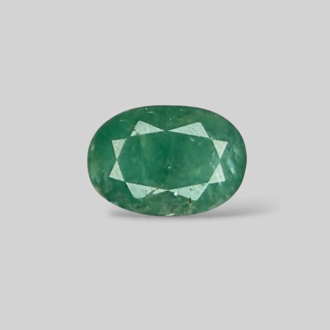 Natural Emerald Oval/Faceted Cut - 4.10 Carats
