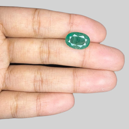 Natural Emerald Oval/Faceted Cut - 4.10 Carats