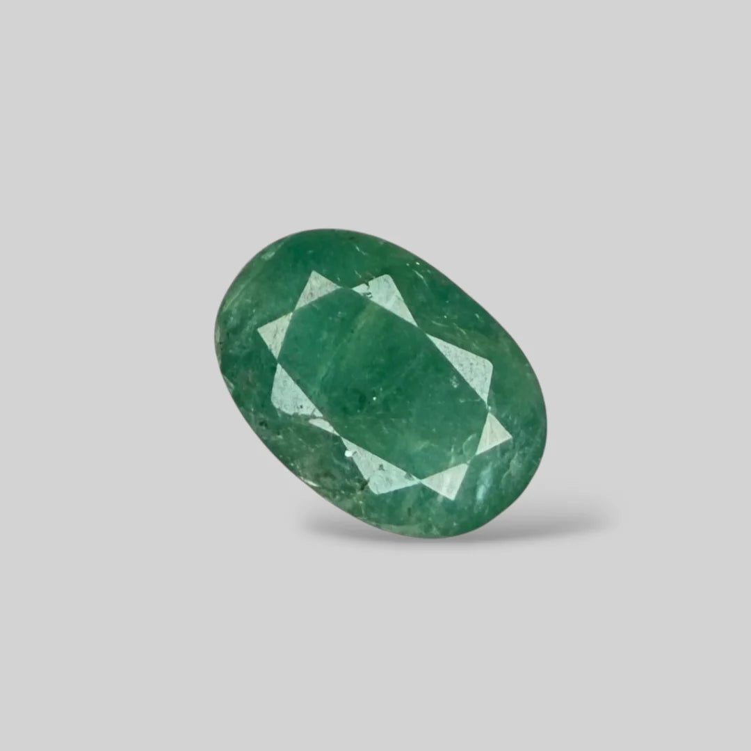 Natural Emerald Oval/Faceted Cut - 4.10 Carats
