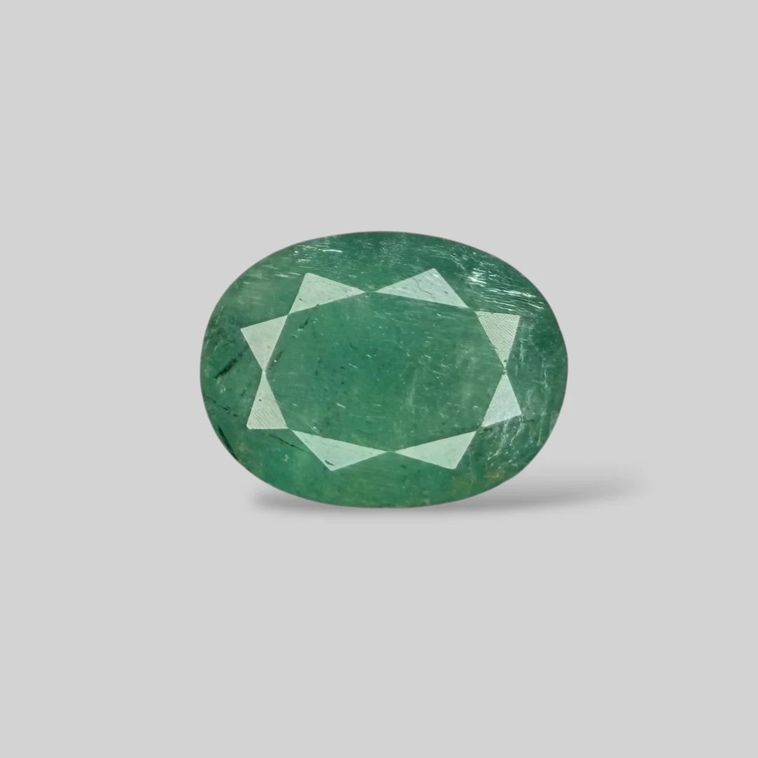 Natural Emerald Oval/Faceted Cut - 4.71 Carats