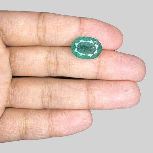 Natural Emerald Oval/Faceted Cut - 4.71 Carats