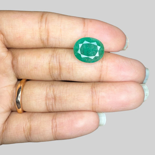 Natural Emerald Oval/Faceted Cut - 6.13 Carats
