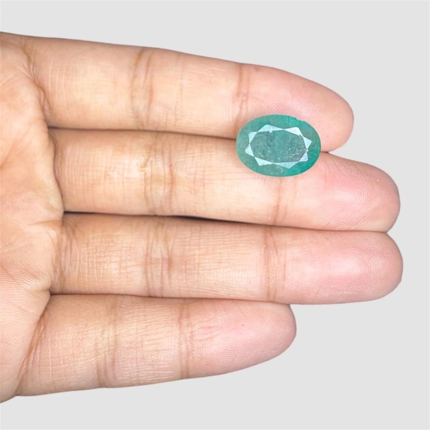Natural Emerald Oval/Faceted Cut - 6.36 Carats