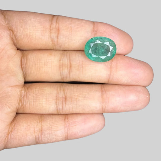 Natural Emerald Oval/Faceted Cut - 6.38 Carats