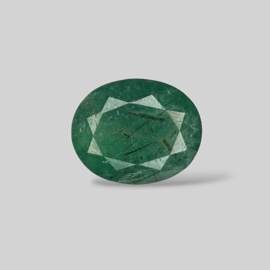 Natural Emerald Oval/Faceted Cut - 6.72 Carats