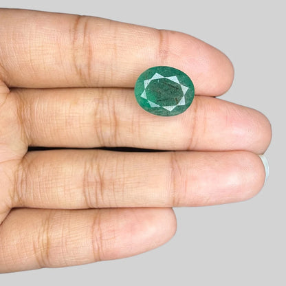 Natural Emerald Oval/Faceted Cut - 6.72 Carats