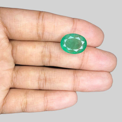 Natural Emerald Oval/Faceted Cut - 7.01 Carats