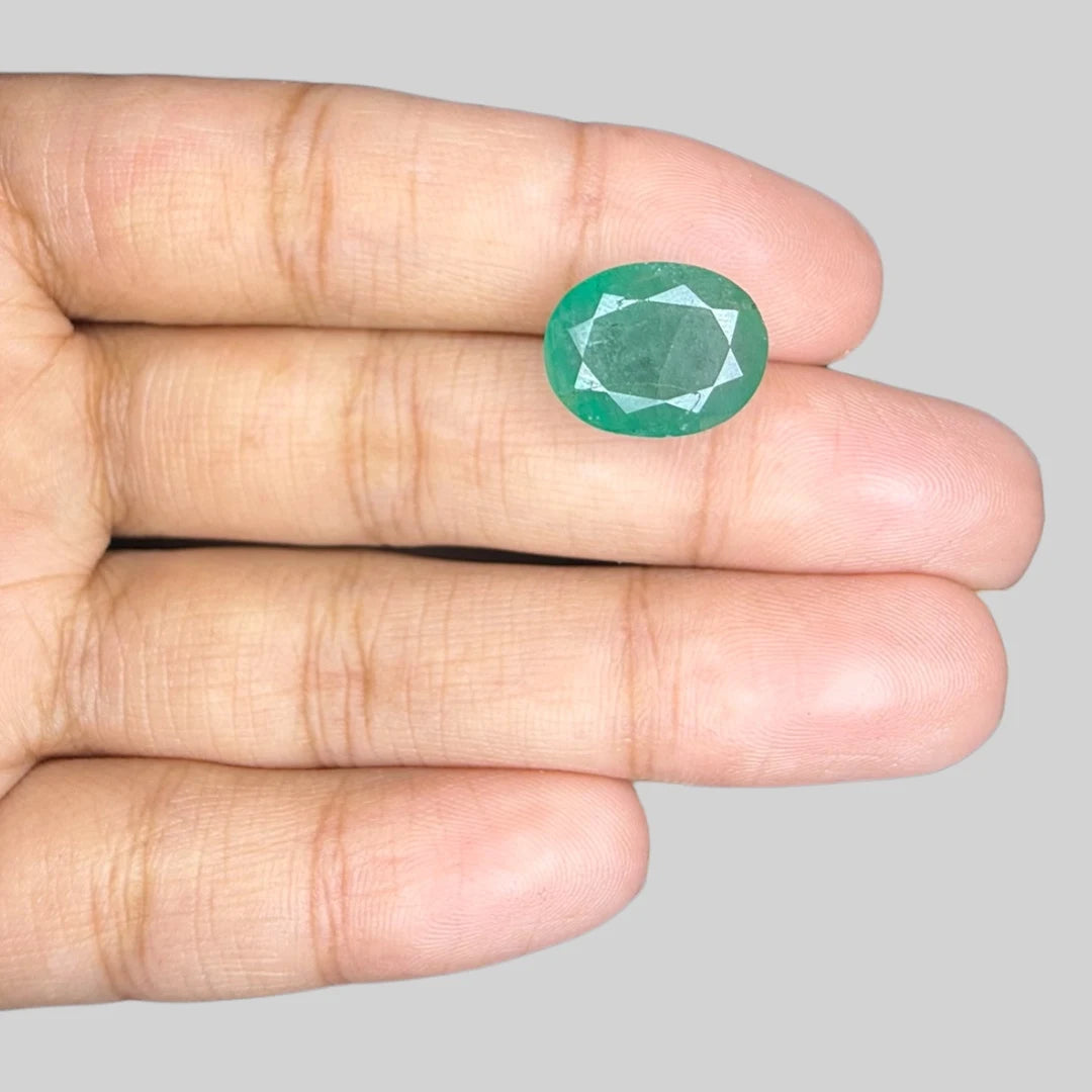 Natural Emerald Oval/Faceted Cut - 7.09 Carats