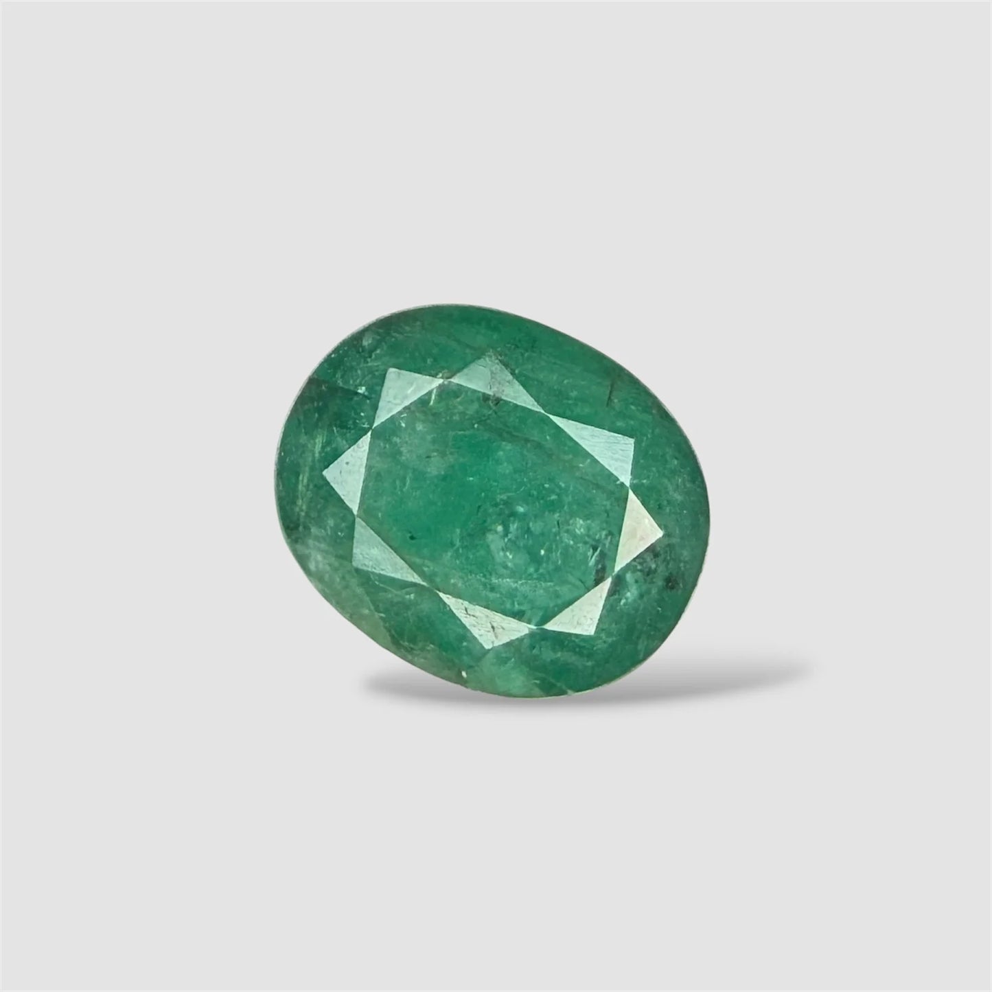 Natural Emerald Oval/Faceted Cut - 7.56 Carats