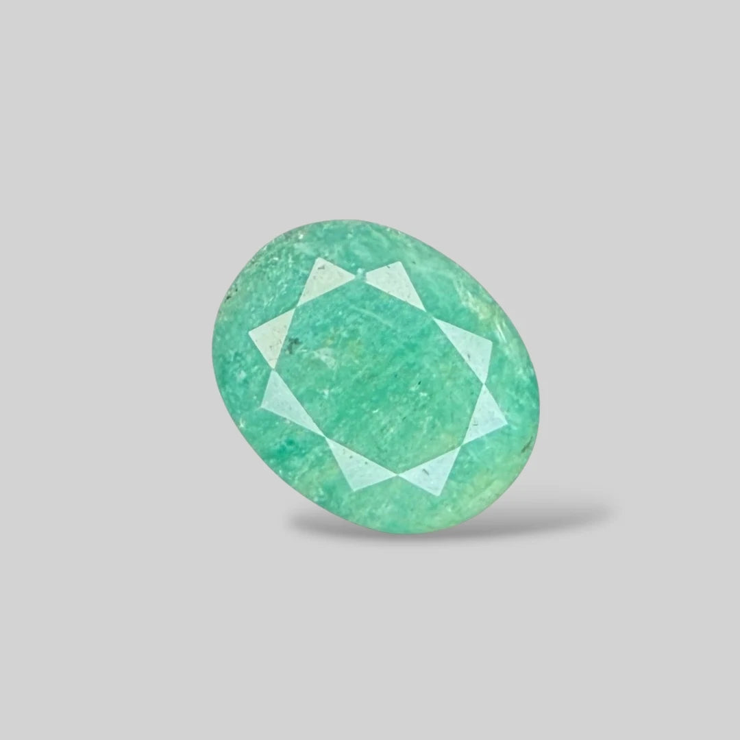 Natural Emerald Oval/Faceted Cut - 7.93 Carats