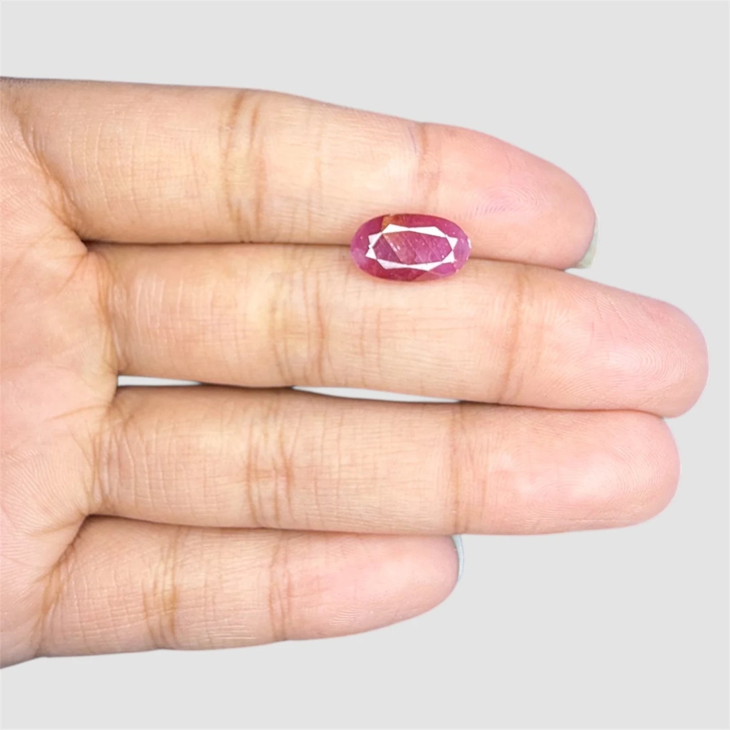 Natural Ruby Oval/Faceted Cut - 4.05 Carats