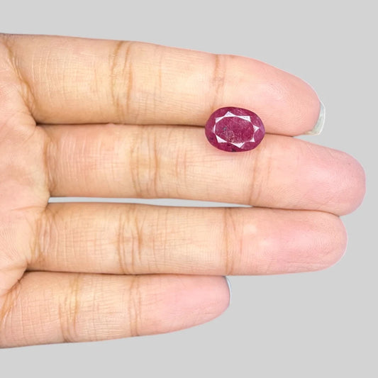 Natural Ruby Oval/Faceted Cut - 4.08 Carats