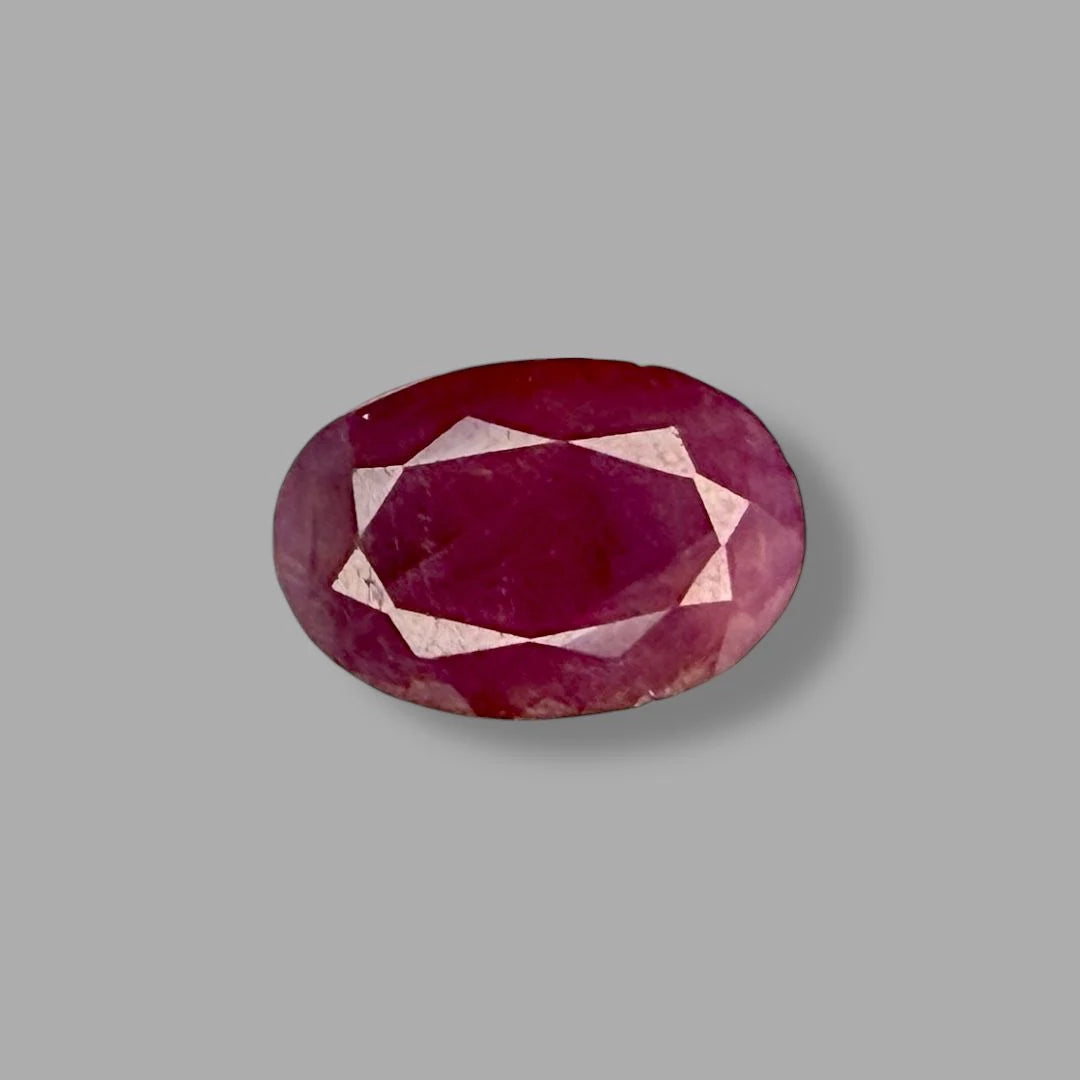 Natural Ruby Oval/Faceted Cut - 5.12 Carats