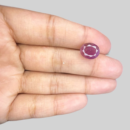Natural Ruby Oval/Faceted Cut - 5.64 Carats