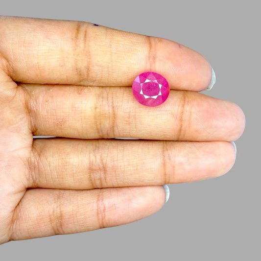 Natural Ruby Oval/Faceted Cut - 5.85 Carats