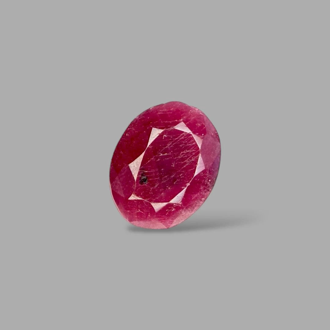 Natural Ruby Oval/Faceted Cut - 6.16 Carats