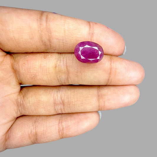 Natural Ruby Oval/Faceted Cut - 8.77 Carats