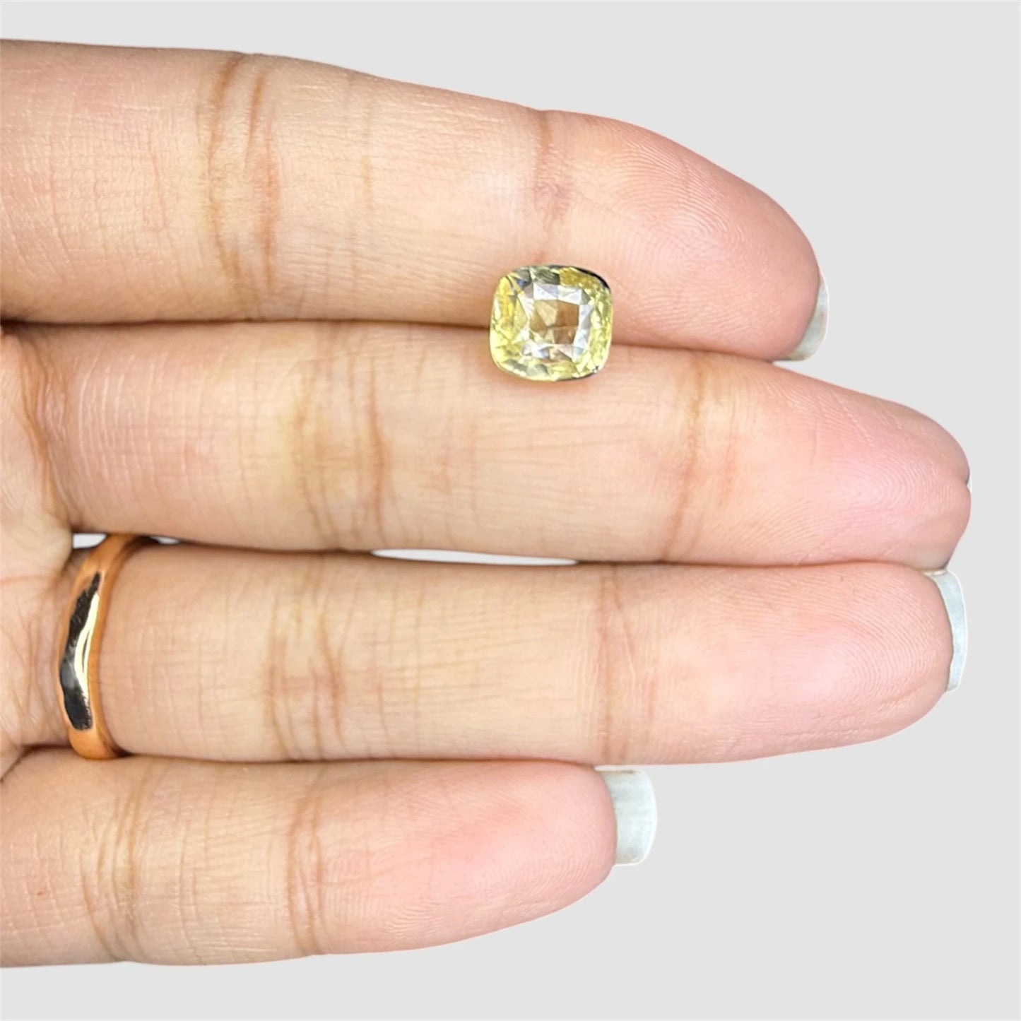 Natural Yellow Sapphire Cushion/Faceted Cut - 3.01 Carats