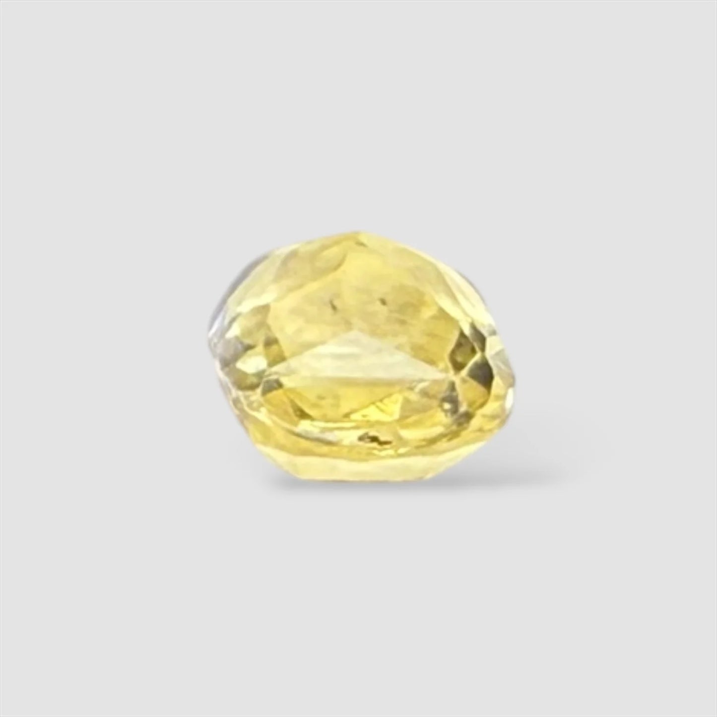 Natural Yellow Sapphire Cushion/Faceted Cut - 3.01 Carats