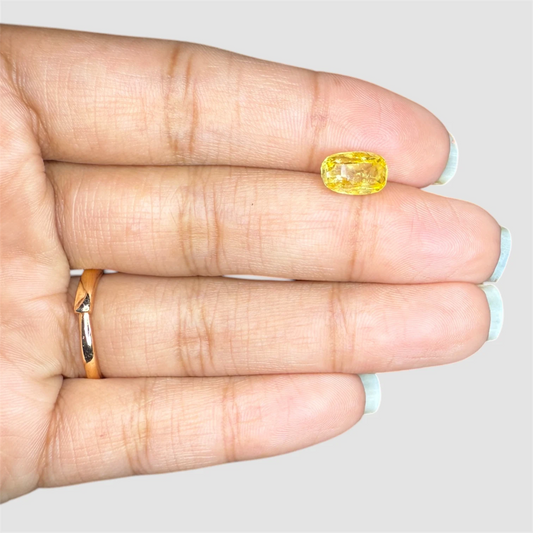 Natural Yellow Sapphire Cushion/Faceted Cut - 3.05 Carats
