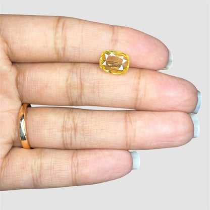 Natural Yellow Sapphire Cushion/Faceted Cut - 3.77 Carats