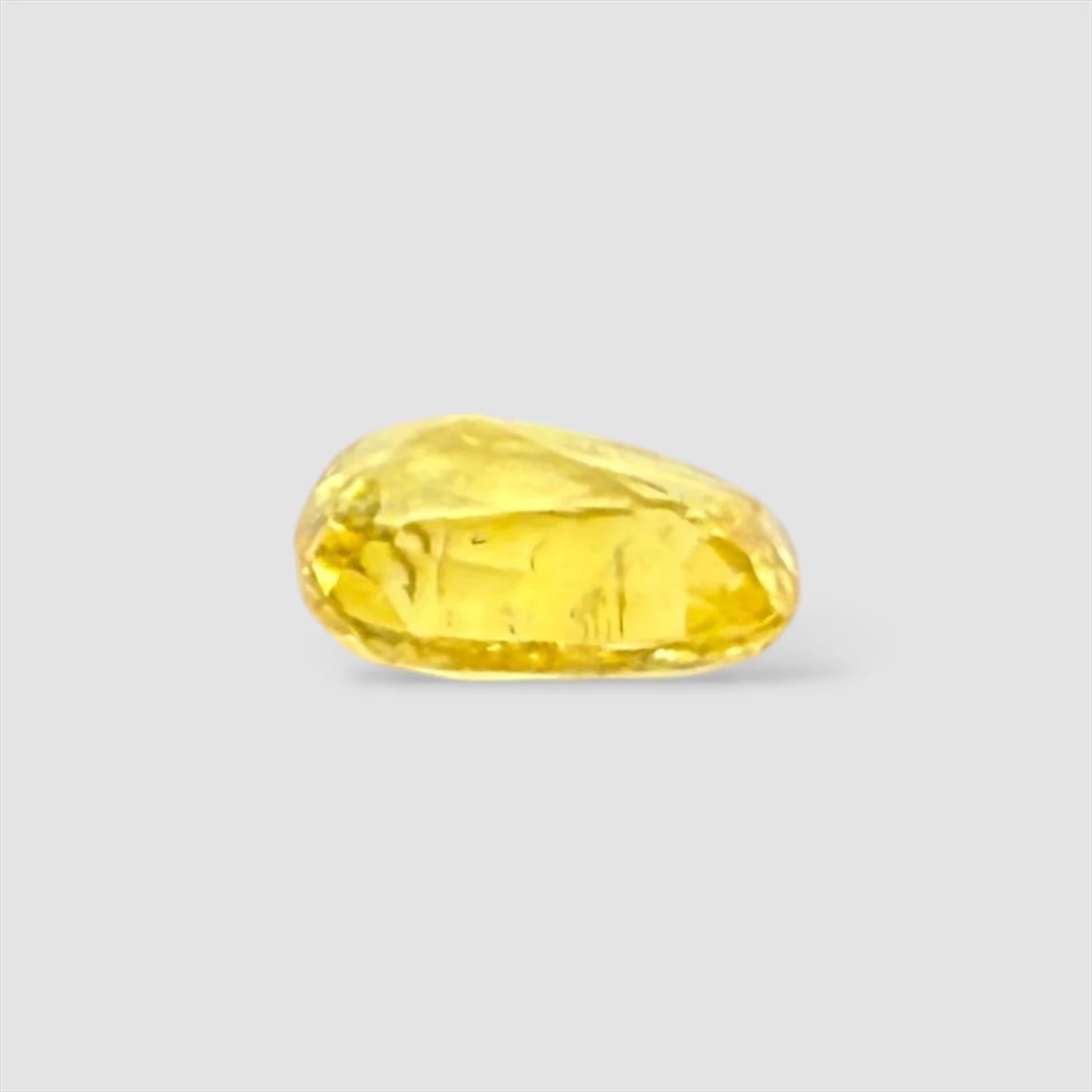 Natural Yellow Sapphire Cushion/Faceted Cut - 3.77 Carats