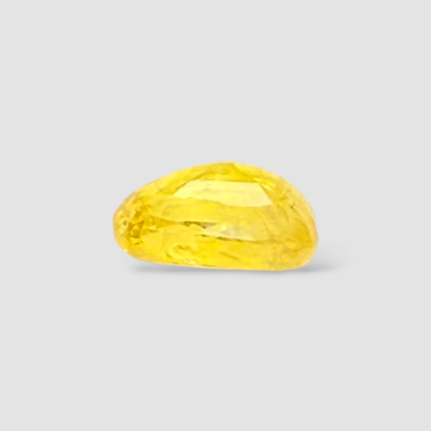 Natural Yellow Sapphire Oval/Faceted Cut - 3.10 Carats
